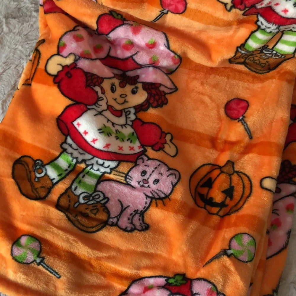 Strawberry Shortcake HALLOWEEN Plush Throw Blanket - Orange Print